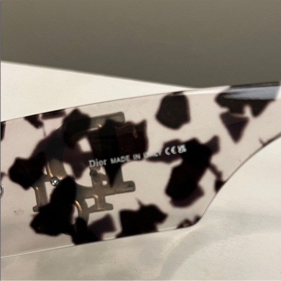 Dior Women's Black and White Sunglasses - Picture 6 of 6